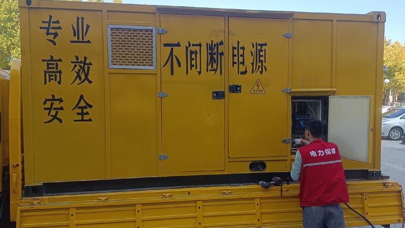 台江柴油发电机组和UPS电源配合使用时，如何避免切换过程中的电力中断？